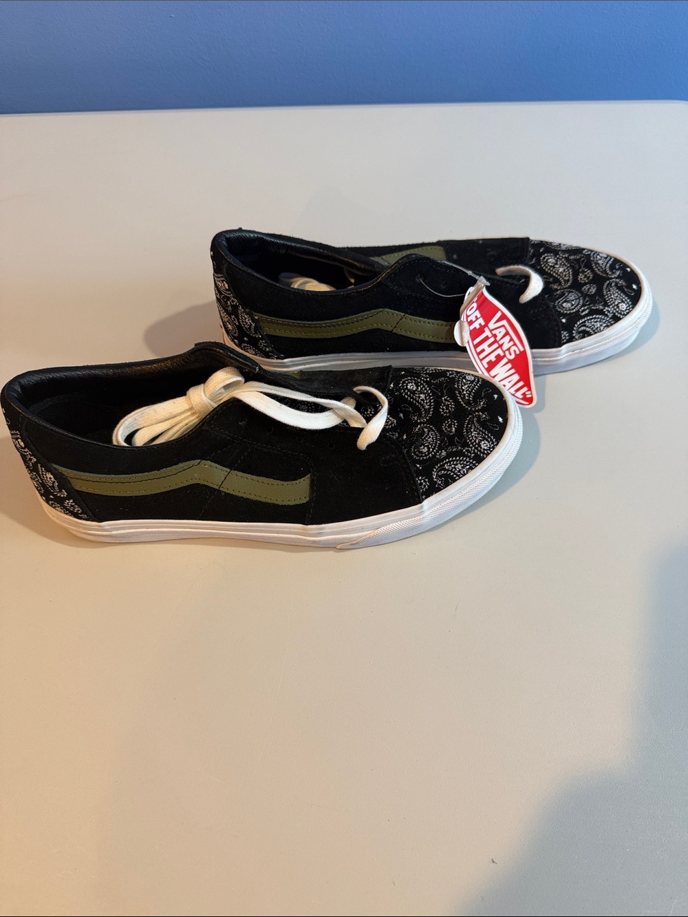 Vans Off The Walls Black Sneakers Olive Stripe Paisley Toe Women’s 9 Men’s 7.5